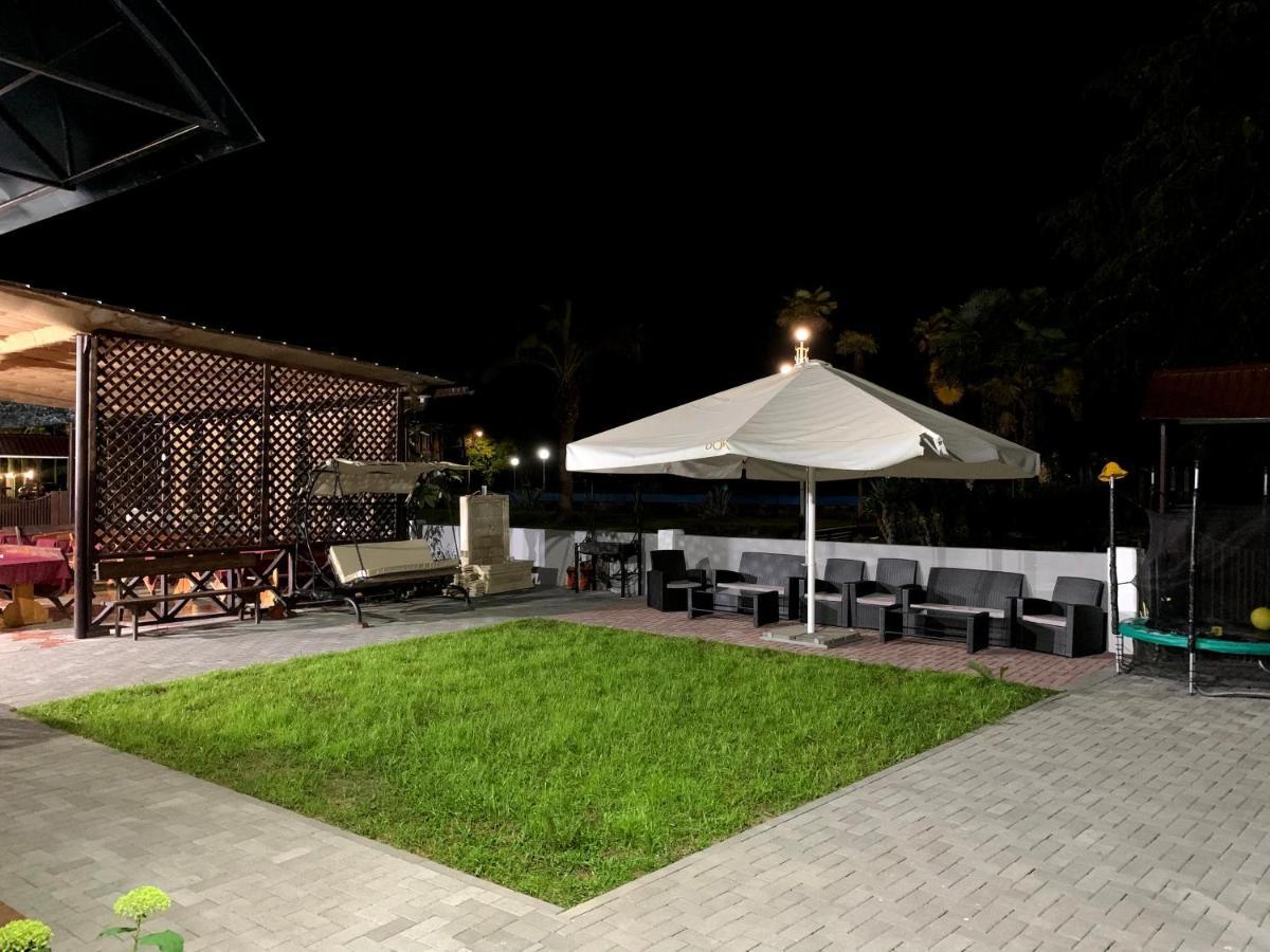 Mini Hotel Amra Піцунда Екстер'єр фото
